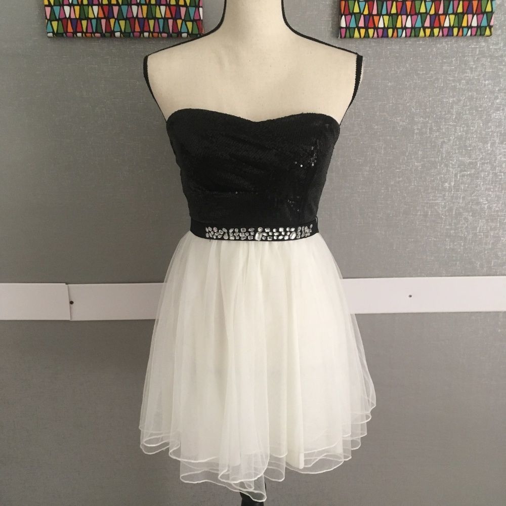 Wet Seal Black & White Strapless Sequin Dress